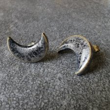 Ceramiczne kolczyki księżyce srebrzysto-granatowe wkrętki
