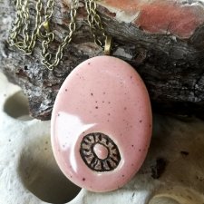 ANTYCZNY RÓŹOWY NASZYJNIK Z WISIORKIEM VINTAGE owalny wisior hand-made na łańcuszku  KOLEKCJA BIŻUTERII AUTORSKIEJ GAIA-CERAMIKA