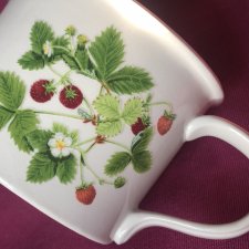 Portmeirion Summer Strawberry by  ANGHARAD MENNA  1980