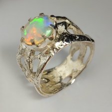 TĘCZOWY OPAL W AŻURACH SREBRA