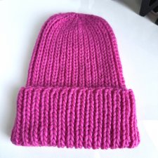 Ręcznie robiona czapka damska JANKA 100% Wełna owcza 105 Magenta - od ręki