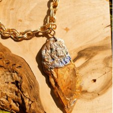 CRYSTAL WITCH Amulet z kwarcem truskawkowym