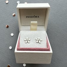 Pandora Daisy - kolczyki ❀ڿڰۣ❀ Kultowa stokrotka w emalii i srebrze