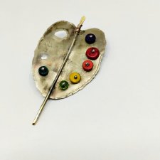 Paleta malarska- broszka z minerałami