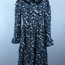 Static sukienka midi z kołnierzem falbany bufki / S