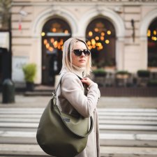 VERA - TORBA TYPU HOBO W KOLORZE OLIWKOWYM