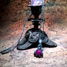 KRÓLICZA ŁAPKA Ametyst Turmalin Szmaragd amulet talizman naszyjnik delfina dolls mikro makrama