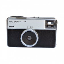 Analogowy aparat fotograficzny Kodak Instamatic 133, lata 70.