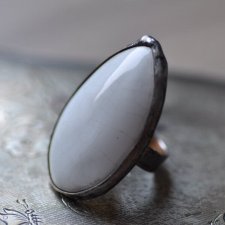 Biały ceramiczny duży  pierścień