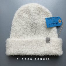Beanie z alpaki bouclè_nowe