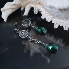 Emerald sky - asymetryczne, srebrne kolczyki ze szmaragdowymi kryształami