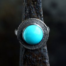 Srebrny pierścionek tribal z naturalnym kamieniem, turkus