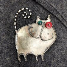 Wesoły Romek -broszka kot