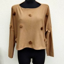 BLUOLTRE - SWETER Z POMPONAMI