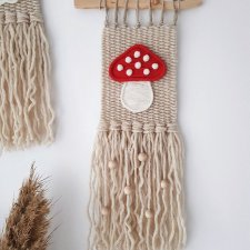 Makatka muchomorek, grzybek
