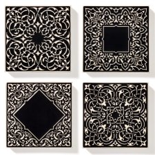 kafle czarne,  cztery ornamenty
