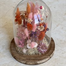 Szklana kopuła z suszonymi roślinami, prezent, dekoracja