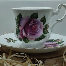 Porcelana angielska Rosina Queens filiżanka i spodek seria English Roses fioletowa róża
