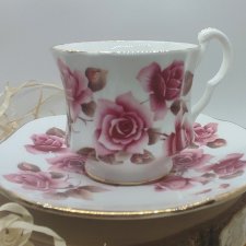 Filiżanka vintage Royal Windsor wzór róże porcelana Crown Devon