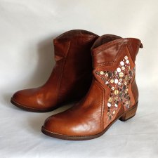 Ann Rock 39-40