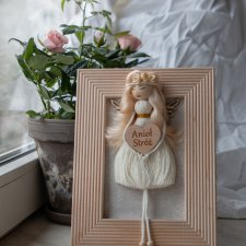 Makramowy anioł w ramce. Anioł stróż.
