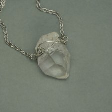 Naszyjnik Talizman kryształ górski surowy sopel ze szpicem, wire wrapping, stal chirurgiczna