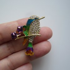 BROSZKA PTASZEK NA GAŁĘZI