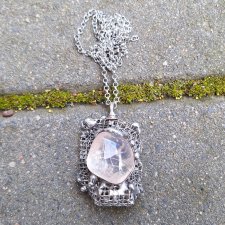 Zamknięty - wisiorek