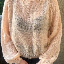 Sweter chmurka, sweter moher, sweter w kolorze brzoskwiniowym