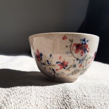 Czarka – Bajkowa czarka z porcelany do herbaty lub sake. Porcelana dropiata ręcznie malowana