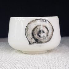 Ślimak - porcelanowa czarka do herbaty, ręcznie toczona i malowana