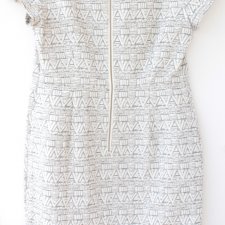 Podkreślająca sylwetkę sukienka NEXT 44