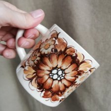 Kubek ręcznie malowany, fajans Koło