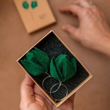 Romantyczny prezent dla kobiety kolczyki TULIPANY premium butelkowa zieleń