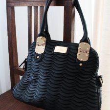 Czarna torba vintage na ramię do ręki