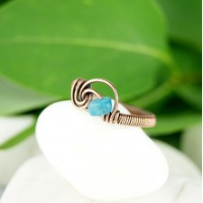 Apatyt pierścionek wire wrapping z miedzi