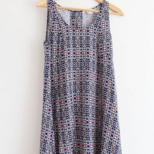 wygodna sukienka vintage trapezowa H&M