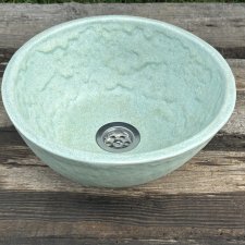 Mała ceramiczna umywalka łazienkowa nablatowa