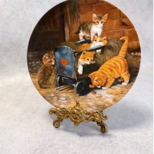 PORCELANOWY KOLEKCJONERSKI TALERZ Seltmann Weiden - Koty - Towarzysze zabaw