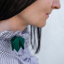 Modne kolczyki kwiaty TULIPANY Premium w kolorze butelkowej zieleni