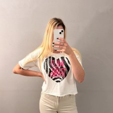 Atmosphere M 38 bluza biała krótka szeroka oversize print serce crop top
