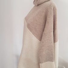 Wełniany sweter oversize Off White / Mokka