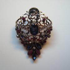 ELEGANCKA BROSZKA