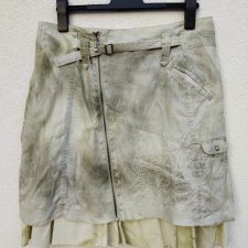 YEST -  LNIANA SPÓDNICA