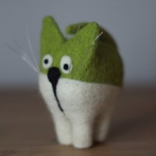 FILCOWANA FIGURKA KOT