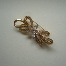 ELEGANCKA BROSZKA