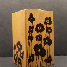 Drewniany świecznik tealight – Motyw Pasy, ręczna pirografia, idealny prezent, upominek