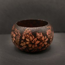 Drewniany świecznik tealight z motywem kwiatów i łąki - pirografia