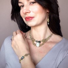 Złoty Zając porcelana zoisyt rubin w makramie komplet plecionej biżuterii Delfina Dolls mikro makrama