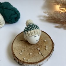 Czapeczka z pomponem na jajka wielkanocne - 1 szt.